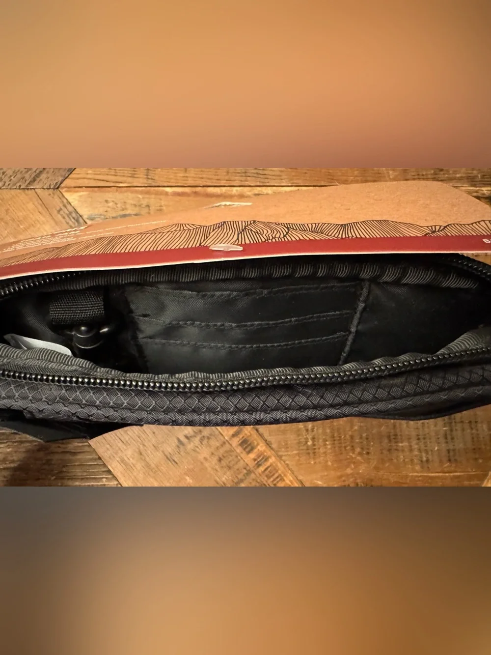 CHUMS Trail Jam Black Waist Pack Phone Holder NWT